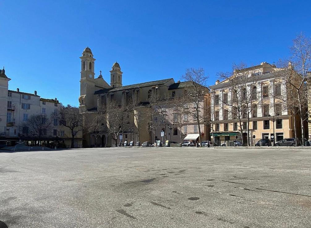 Pepite Bastiaise Place Du Marche *
